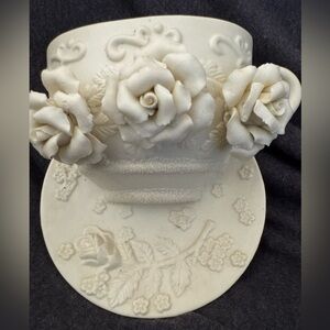 Floral Embossed Teacup and Saucer Wall Hanging Set (set of 2)